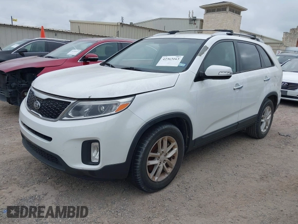 2014 Kia Sorento LX z VIN 5XYKT3A62EG533070, wystawiony jako IAAI lot #42363163 z przebiegiem 121 368 mil mil oraz . Historia ofert i sprzedaży dostępna na DreamBid. Obrazek 2.