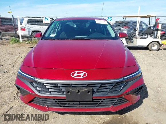 2025 Hyundai Elantra SE z VIN KMHLL4DG6SU864299, wystawiony jako IAAI lot #42024320 z przebiegiem 5 723 mil mil oraz . Historia ofert i sprzedaży dostępna na DreamBid. Obrazek 13.