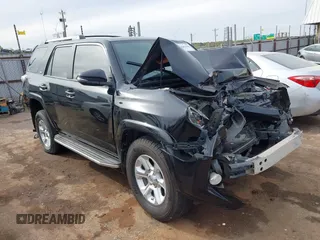 2019 Toyota 4Runner SR5 с VIN JTEBU5JR2K5692979, выставлен на аукционе IAAI как лот 42013798 с пробегом 219 437 миль миль и . История ставок и продаж доступна на DreamBid. Изображение 1.