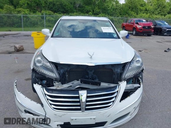 2013 Hyundai Equus Signature with VIN KMHGH4JH2DU059788, listed as a IAAI auction lot 42136278 with 68,672 mi miles and . Bid and sale history available at DreamBid. Image 6.