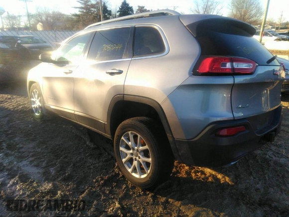 2017 Jeep Cherokee Latitude z VIN 1C4PJMCS6HW584493, wystawiony jako IAAI lot #36460710 z przebiegiem 51 546 mil mil oraz . Historia ofert i sprzedaży dostępna na DreamBid. Obrazek 3.