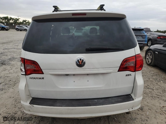 2011 Volkswagen Routan SE with VIN 2V4RW3DG5BR766741, listed as a Copart auction lot 80923713 with 169,703 mi miles and Salvage Title. Bid and sale history available at carsss.com. Image 6.