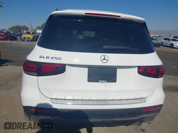 2023 Mercedes-Benz GLB 250 с VIN W1N4M4GB8PW320011, выставлен на аукционе IAAI как лот 41310606 с пробегом 19 091 миль миль и . История ставок и продаж доступна на DreamBid. Изображение 17.