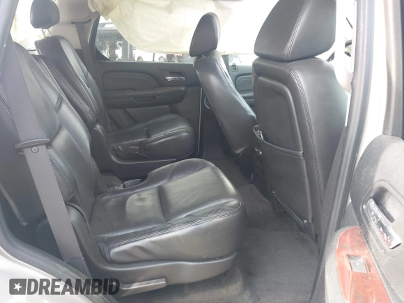 2008 Cadillac Escalade with VIN 1GYFK63848R236600, listed as a IAAI auction lot 41708402 with 193,214 mi miles. Bid and sale history available at carsss.com. Image 8.