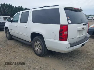 2010 Chevrolet Suburban LT z VIN 1GNUCJE01AR199247, wystawiony jako IAAI lot #42365497 z przebiegiem 289 944 mil mil oraz . Historia ofert i sprzedaży dostępna na DreamBid. Obrazek 3.