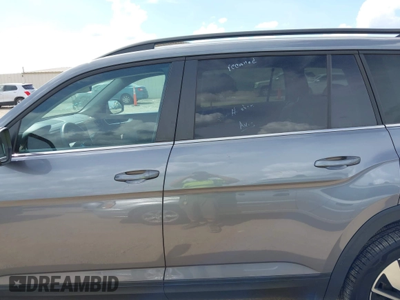 2024 Volkswagen Atlas SE z VIN 1V2HR2CA8RC563655, wystawiony jako IAAI lot #42586812 z przebiegiem 36 426 mil mil oraz . Historia ofert i sprzedaży dostępna na DreamBid. Obrazek 14.