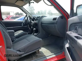 2003 Nissan Frontier SE z VIN 1N6ED29X83C440327, wystawiony jako IAAI lot #42565745 z przebiegiem 220 690 mil mil oraz . Historia ofert i sprzedaży dostępna na DreamBid. Obrazek 5.