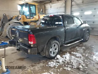2014 Ram 1500 Express z VIN 1C6RR7KT7ES178021, wystawiony jako IAAI lot #41866157 z przebiegiem 74 301 mil mil oraz . Historia ofert i sprzedaży dostępna na DreamBid. Obrazek 4.