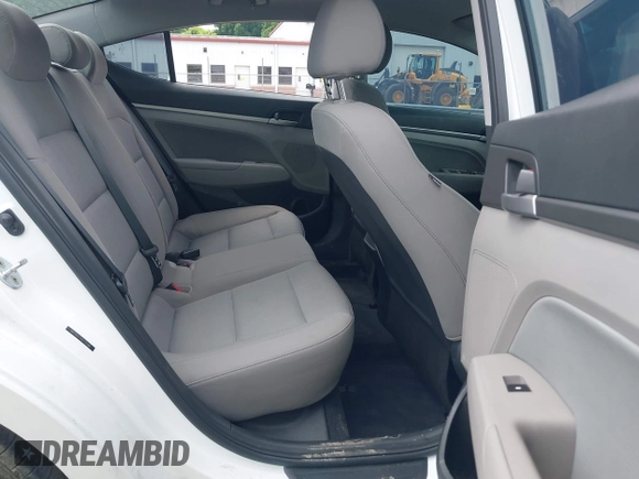 2017 Hyundai Elantra SE z VIN 5NPD84LF5HH132588, wystawiony jako IAAI lot #42380298 z przebiegiem 35 495 mil mil oraz . Historia ofert i sprzedaży dostępna na DreamBid. Obrazek 8.