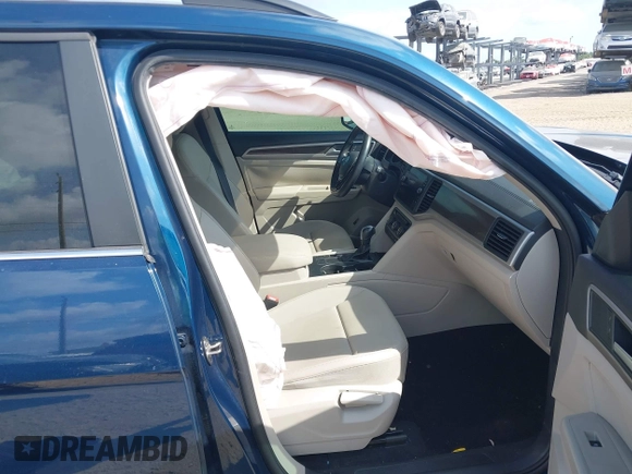 2020 Volkswagen Atlas SE z VIN 1V2WR2CA8LC503891, wystawiony jako IAAI lot #42350826 z przebiegiem 88 306 mil mil oraz . Historia ofert i sprzedaży dostępna na DreamBid. Obrazek 5.