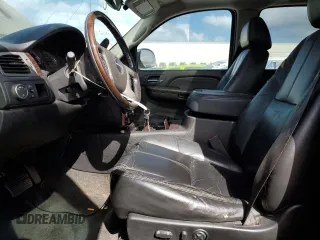 2008 GMC Sierra Denali z VIN 2GTEK638381238266, wystawiony jako Copart lot #47029244 z przebiegiem 119 433 mil mil oraz Nie do naprawy. Historia ofert i sprzedaży dostępna na DreamBid. Obrazek 7.