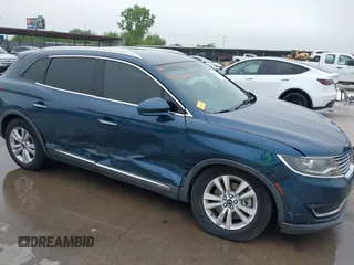 2016 Lincoln MKX Premiere z VIN 2LMTJ6JR6GBL55175, wystawiony jako IAAI lot #42166472 z przebiegiem 108 995 mil mil oraz . Historia ofert i sprzedaży dostępna na DreamBid. Obrazek 6.