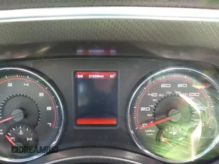 2014 Dodge Charger SXT with VIN 2C3CDXHGXEH148806, listed as a IAAI auction lot 41710035 with 210,296 mi miles and . Bid and sale history available at carsss.com. Image 7.