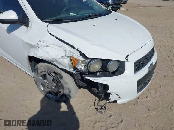 2014 Chevrolet Sonic LS with VIN 1G1JA6SH2E4186088, listed as a IAAI auction lot 42160978 with 184,693 mi miles and . Bid and sale history available at DreamBid. Image 6.