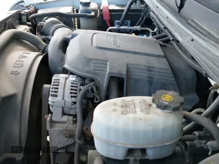 2008 Chevrolet Silverado 2500HD 1LT z VIN 1GCHK24K28E181931, wystawiony jako IAAI lot #43059070 z przebiegiem 163 970 mil mil oraz . Historia ofert i sprzedaży dostępna na DreamBid. Obrazek 19.