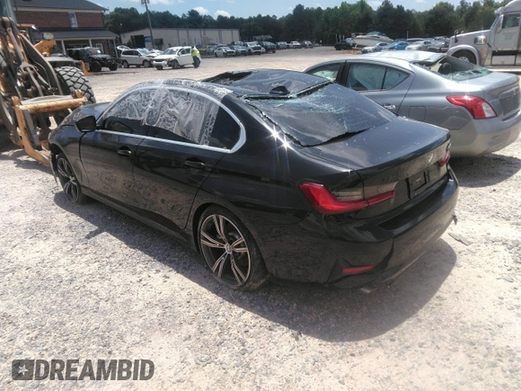 2021 BMW 3 Series 330i z VIN 3MW5R1J0XM8B73341, wystawiony jako IAAI lot #41462711 z przebiegiem Nie podano mil oraz . Historia ofert i sprzedaży dostępna na DreamBid. Obrazek 3.