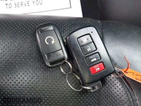 2019 Toyota Highlander Limited with VIN 5TDDZRFH0KS964865, listed as a IAAI auction lot 42032349 with 142,811 mi miles and . Bid and sale history available at DreamBid. Image 11.