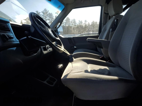2003 Volkswagen EuroVan MV с VIN WV2NB47033H029173, выставлен на аукционе Copart как лот 82377584 с пробегом 231 083 миль миль и Чистый • Clean title. История ставок и продаж доступна на DreamBid. Изображение 7.