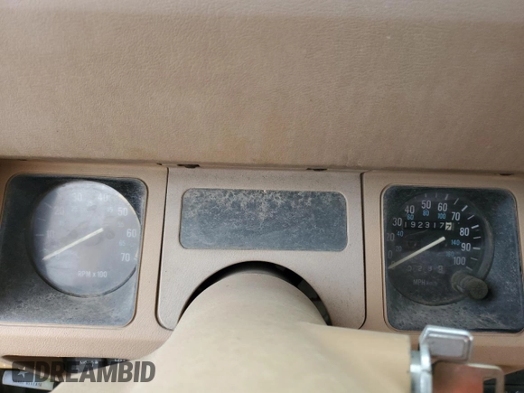 1988 Jeep Wrangler with VIN 2BCCV81M2JB518868, listed as a Copart auction lot 57649935 with 192,317 mi miles and Clean title. Bid and sale history available at DreamBid. Image 9.