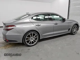 2025 Genesis G70 2.5T z VIN KMTG34SC2SU151097, wystawiony jako Copart lot #60698895 z przebiegiem 10 345 mil mil oraz Czysty tytuł • Clean title. Historia ofert i sprzedaży dostępna na DreamBid. Obrazek 3.