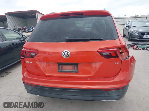 2018 Volkswagen Tiguan S с VIN 3VV1B7AX8JM090047, выставлен на аукционе IAAI как лот 42184116 с пробегом 121 085 миль миль и . История ставок и продаж доступна на DreamBid. Изображение 17.