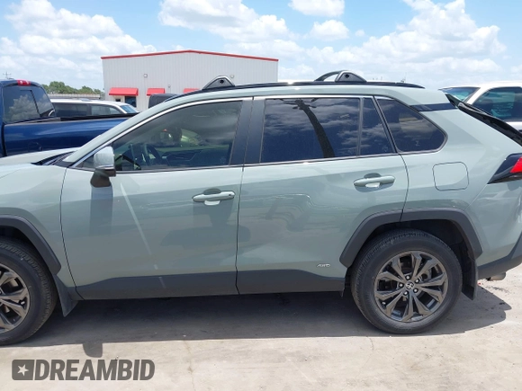 2023 Toyota RAV4 Hybrid XLE Premium с VIN JTMB6RFV6PD079532, выставлен на аукционе IAAI как лот 42448290 с пробегом 45 820 миль миль и . История ставок и продаж доступна на DreamBid. Изображение 15.