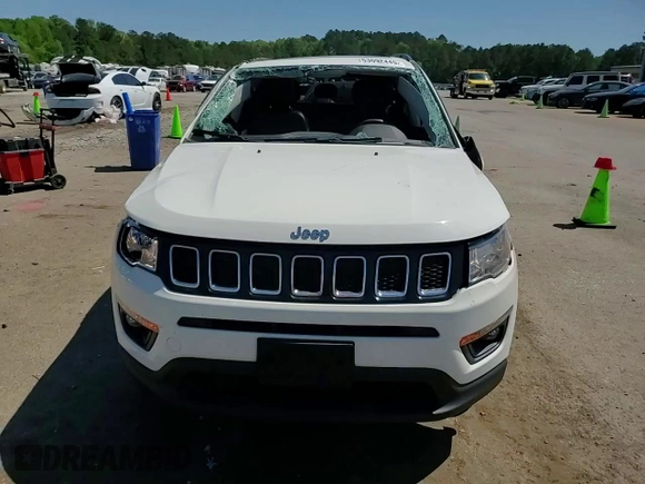 2020 Jeep Compass Latitude with VIN 3C4NJDBB0LT228984, listed as a Copart auction lot 53092445 with 24,624 mi miles and Salvage title. Bid and sale history available at DreamBid. Image 12.