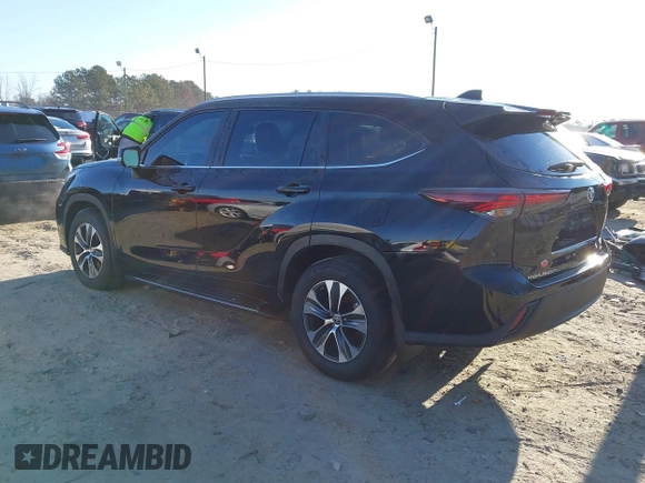 2024 Toyota Highlander LE with VIN 5TDKDRAH6RS051518, listed as a IAAI auction lot 41393093 with 23,305 mi miles and . Bid and sale history available at DreamBid. Image 3.