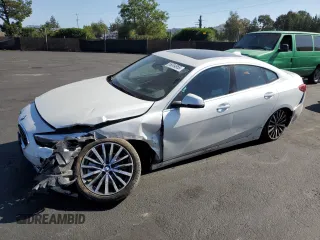 2024 BMW 2 Series 228i z VIN WBA53AK01R7N66010, wystawiony jako Copart lot #56064855 z przebiegiem 7 899 mil mil oraz Szkoda całkowita • Salvage title. Historia ofert i sprzedaży dostępna na DreamBid. Obrazek 1.