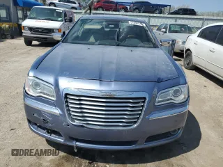 2011 Chrysler 300 C z VIN 2C3CA6CTXBH581058, wystawiony jako Copart lot #51690545 z przebiegiem 147 218 mil mil oraz Szkoda całkowita • Salvage title. Historia ofert i sprzedaży dostępna na DreamBid. Obrazek 5.