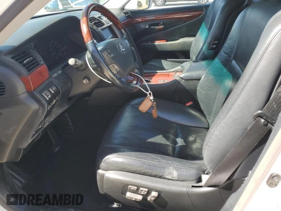 2011 Lexus LS 460 z VIN JTHBL5EF6B5104295, wystawiony jako Copart lot #46059985 z przebiegiem 181 028 mil mil oraz Szkoda całkowita • Salvage title. Historia ofert i sprzedaży dostępna na DreamBid. Obrazek 7.