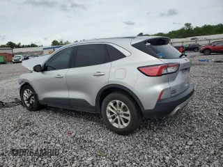 2020 Ford Escape SE z VIN 1FMCU0G60LUC25491, wystawiony jako Copart lot #57728075 z przebiegiem 61 006 mil mil oraz Szkoda całkowita • Salvage title. Historia ofert i sprzedaży dostępna na DreamBid. Obrazek 2.