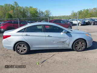 2013 Hyundai Sonata GLS with VIN 5NPEB4ACXDH509425, listed as a IAAI auction lot 42052986 with 143,712 mi miles and . Bid and sale history available at carsss.com. Image 13.