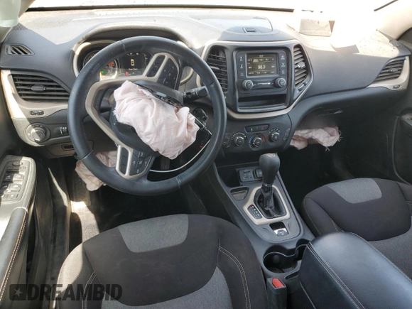 2017 Jeep Cherokee Sport z VIN 1C4PJLAB4HW559931, wystawiony jako Copart lot #58856295 z przebiegiem 86 292 mil mil oraz Szkoda całkowita • Salvage title. Historia ofert i sprzedaży dostępna na DreamBid. Obrazek 8.