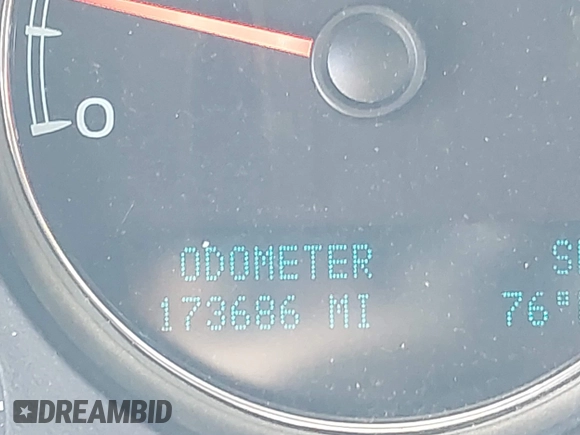 2010 GMC Yukon SLT with VIN 1GKMCCE3XAR225380, listed as a IAAI auction lot 41904723 with 173,686 mi miles. Bid and sale history available at carsss.com. Image 15.