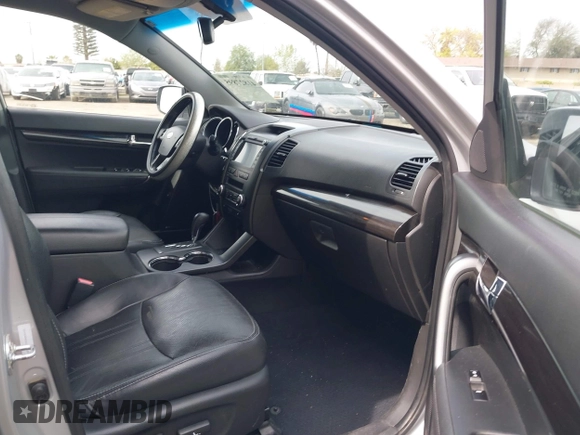 2012 Kia Sorento SX with VIN 5XYKWDA26CG255894, listed as a IAAI auction lot 41827895 with 160,144 mi miles. Bid and sale history available at carsss.com. Image 5.