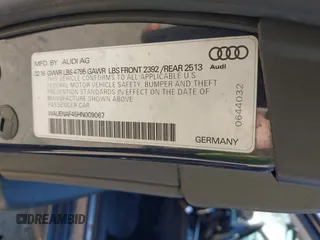 2017 Audi A4 Premium Plus z VIN WAUENAF45HN009067, wystawiony jako IAAI lot #42253760 z przebiegiem 159 214 mil mil oraz . Historia ofert i sprzedaży dostępna na DreamBid. Obrazek 9.
