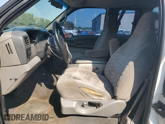 1999 Ford F-250 XL with VIN 1FTNX21LXXEC76365, listed as a Copart auction lot 63945125 with 522,235 mi miles and Clean title. Bid and sale history available at DreamBid. Image 7.