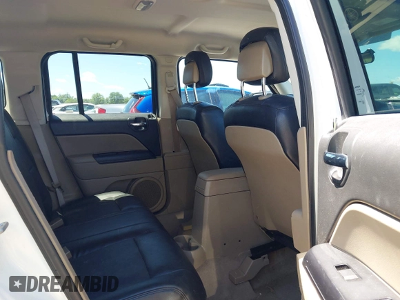 2014 Jeep Patriot Latitude z VIN 1C4NJPFB1ED505288, wystawiony jako IAAI lot #42118356 z przebiegiem 146 615 mil mil oraz . Historia ofert i sprzedaży dostępna na DreamBid. Obrazek 8.