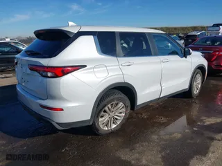 2024 Mitsubishi Outlander ES with VIN JA4J4UA89RZ044005, listed as a IAAI auction lot 41219513 with 77,141 mi miles. Bid and sale history available at carsss.com. Image 4.
