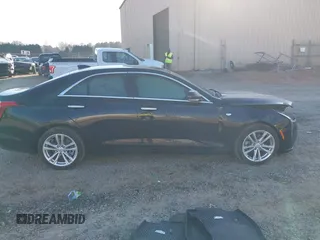 2025 Cadillac CT4 Luxury z VIN 1G6DA5RK8S0110154, wystawiony jako IAAI lot #41767412 z przebiegiem 4 026 mil mil oraz . Historia ofert i sprzedaży dostępna na DreamBid. Obrazek 13.