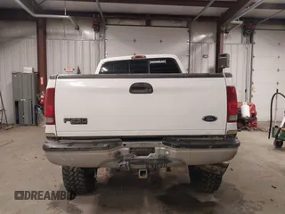 2000 Ford Super Duty F-250 XL with VIN 1FTNW21F4YEA61563, listed as a IAAI auction lot 41334848 with 221,464 mi miles. Bid and sale history available at carsss.com. Image 17.