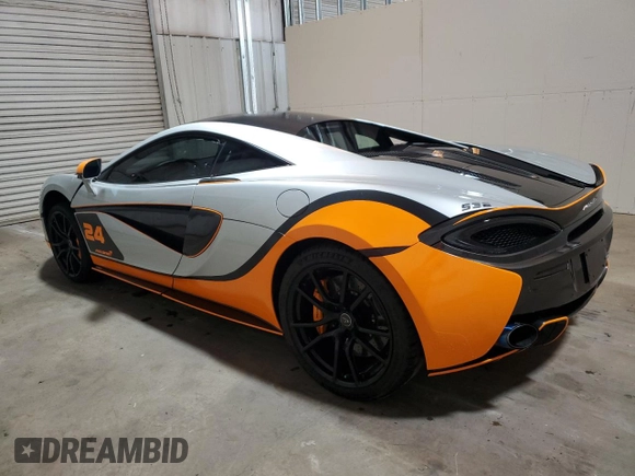 2017 McLaren 570S z VIN SBM13DAA6HW002345, wystawiony jako Copart lot #69572144 z przebiegiem 22 164 mil mil oraz Szkody całkowita. Historia ofert i sprzedaży dostępna na DreamBid. Obrazek 2.