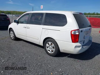 2006 Kia Sedona LX with VIN KNDMB233866052026, listed as a IAAI auction lot 42095980 with 230,320 mi miles. Bid and sale history available at carsss.com. Image 3.
