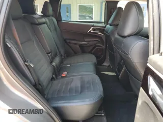 2023 Mitsubishi Outlander SE z VIN JA4J4UA8XPZ022107, wystawiony jako Copart lot #60740804 z przebiegiem 46 295 mil mil oraz Szkoda całkowita • Salvage title. Historia ofert i sprzedaży dostępna na DreamBid. Obrazek 11.
