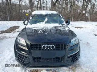 2015 Audi Q7 3.0T S line Prestige with VIN WA1DGAFE8FD028999, listed as a IAAI auction lot 41298408 with 111,446 mi miles. Bid and sale history available at carsss.com. Image 12.
