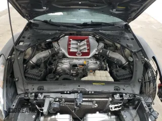2016 Nissan GT-R Premium z VIN JN1AR5EFXGM290743, wystawiony jako Copart lot #75346334 z przebiegiem 34 358 mil mil oraz Szkody całkowita. Historia ofert i sprzedaży dostępna na DreamBid. Obrazek 11.