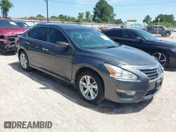 2013 Nissan Altima SV with VIN 1N4AL3APXDN440010, listed as a IAAI auction lot 42164381 with 283,119 mi miles and . Bid and sale history available at carsss.com. Image 1.