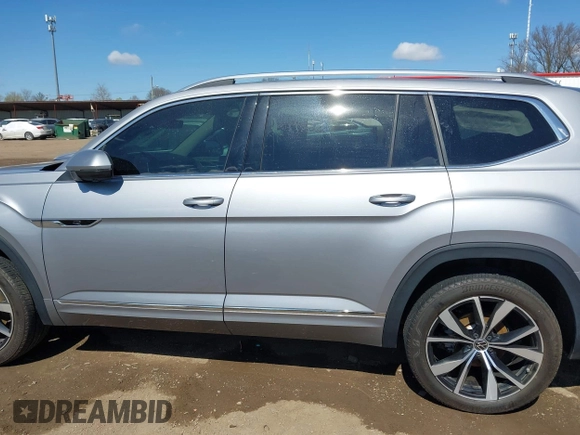 2024 Volkswagen Atlas SEL Premium R-Line z VIN 1V2FR2CA2RC551914, wystawiony jako IAAI lot #42028289 z przebiegiem 16 240 mil mil oraz . Historia ofert i sprzedaży dostępna na DreamBid. Obrazek 15.