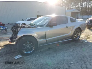 2008 Ford Mustang GT Deluxe with VIN 1ZVHT82H285152806, listed as a Copart auction lot 47359445 with Not Provided miles and Salvage Title. Bid and sale history available at carsss.com. Image 1.